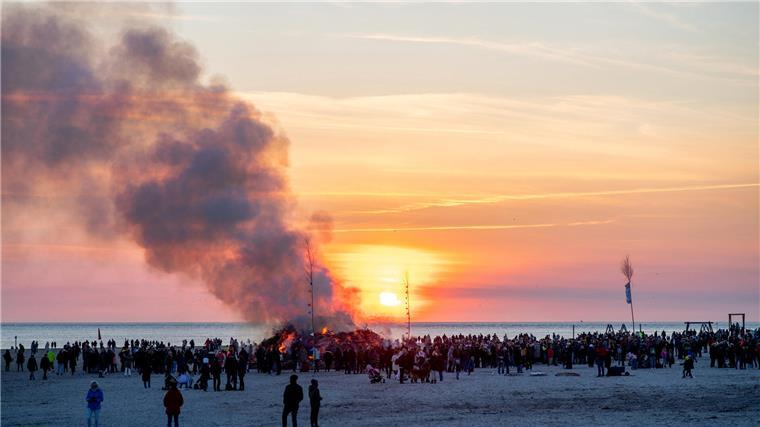 Pro & Kontra: Sind traditionelle Osterfeuer heutzutage noch zeitgemäß?