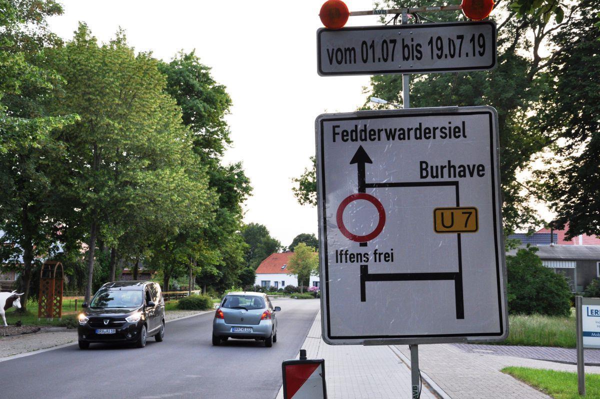 Butjadingen: L 859 wird ab Montag gesperrt Große Schilder weisen schon seit einiger Zeit auf die kommende Sperrung der L 859 hin.