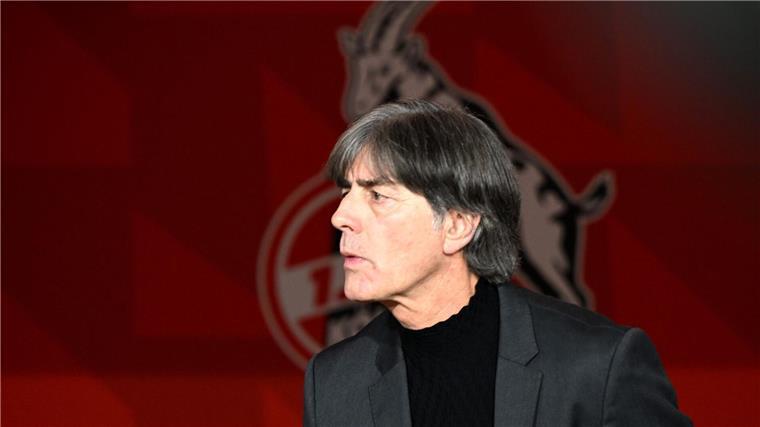 Emotionaler Poldi-Abschied - Löw schwärmt Großer Poldi-Fans: Der einstige Bundestrainer Joachim Löw