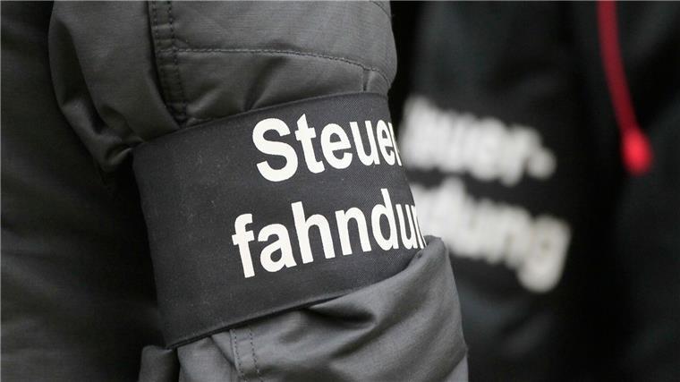 Großrazzien bei Sicherheitsdiensten - Verdacht: Steuerbetrug Großrazzien der Steuerfahndung Hamburg gegen Unternehmen aus der Sicherheistbranche