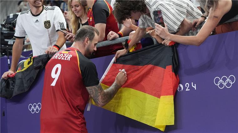 „Opa“ Grozer geht voran: Volleyballer im Viertelfinale Grozer war auch schon 2012 dabei.