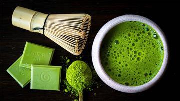 Grün leuchtender Matcha erlebt derzeit einen Hype. (Symbolbild)