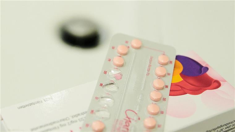 Antibabypille bei jungen Frauen immer unbeliebter Gründe für den Nachfragerückgang nannten die Krankenkasse nicht. (Symbolbild)
