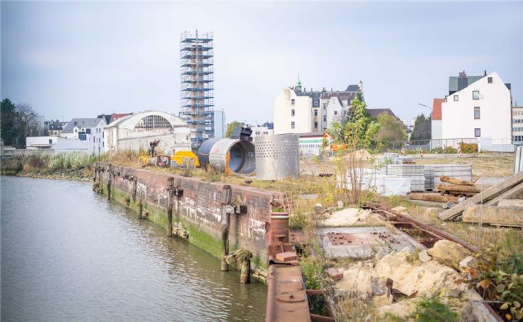 Grünes Licht für den Bebauungsplan: Das Kistnergelände mit Blick auf die Hafenstraße und den eingerüsteten Schornstein der einstigen Fabrik.