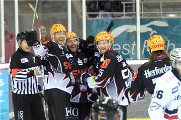 Grund zum Jubeln hatten (von links) Mike Hoeffel, Jack Combs und Mike Moore. 