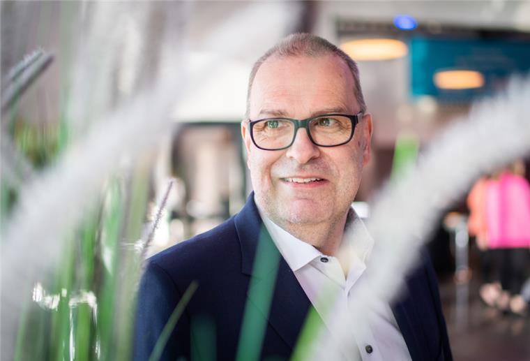 Cuxland: CDU unterstützt Thorsten Krüger (SPD) bei Landratswahl Grund zur Freude: Thorsten Krüger (SPD), Bürgermeister der Stadt Geestland, weiß bei seiner Landratskandidatur nun auch die Cuxland-CDU hinter sich.