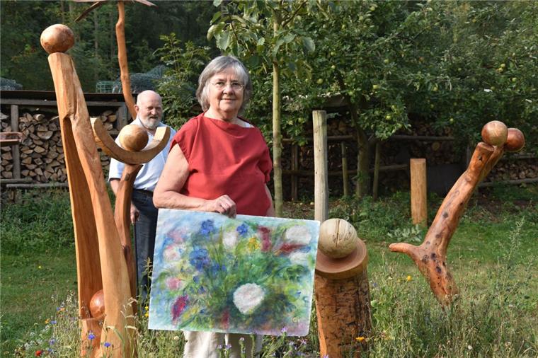 Ausstellung in Klein Meckelsen: Sägekunst trifft Pinselstrich Gudrun und Hans-Jürgen Freytag aus Klein Meckelsen öffnen am Sonnabend und Sonntag ihren Garten. Sie zeigen Holzobjekte für draußen und drinnen sowie Ölgemälde und Aquarelle.