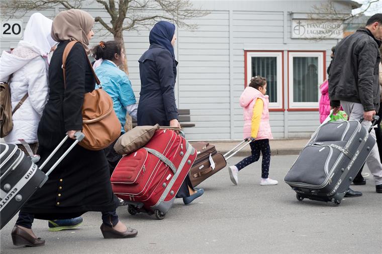 Syrer abgezockt: CDU will Schleppern an den Kragen Günstige Prämien für die Vermittlung von Wohnungen haben die 1000 Syrer nach Bremerhaven gelockt.