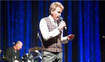 Günter Kocken moderierte den Sängerwettstreit in der Stadthalle Bremerhaven. Fot...