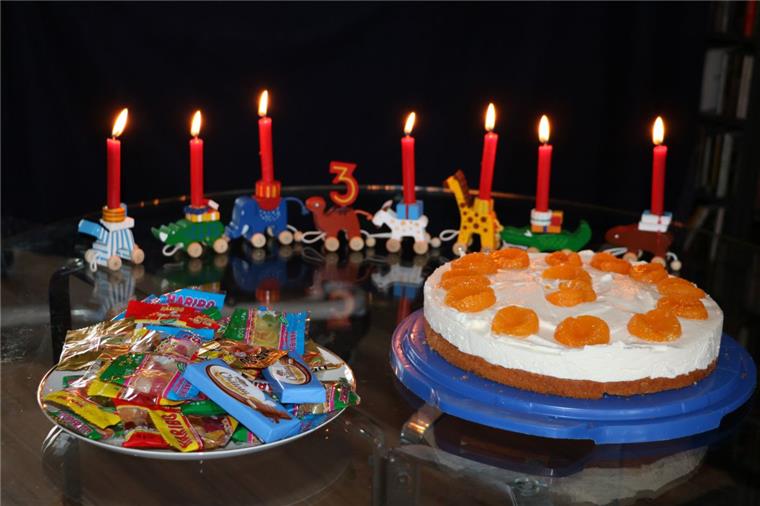 Gummibärchen und Schokolade statt selbstgemachtem Kuchen: die strenge Auslegung von EU-Vorschriften macht auch Eltern und Kitas im Landkreis Cuxhaven das Leben schwer. Foto Albert