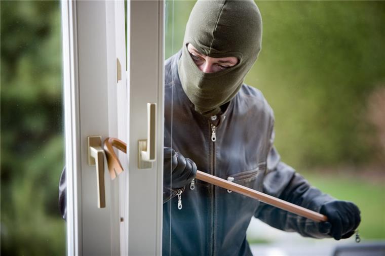 Bremerhaven: Zahl der Wohnungseinbrüche hat sich halbiert Gute Nachrichten für Bremerhaven: Die Zahl der Wohnungseinbrüche hat sich halbiert.