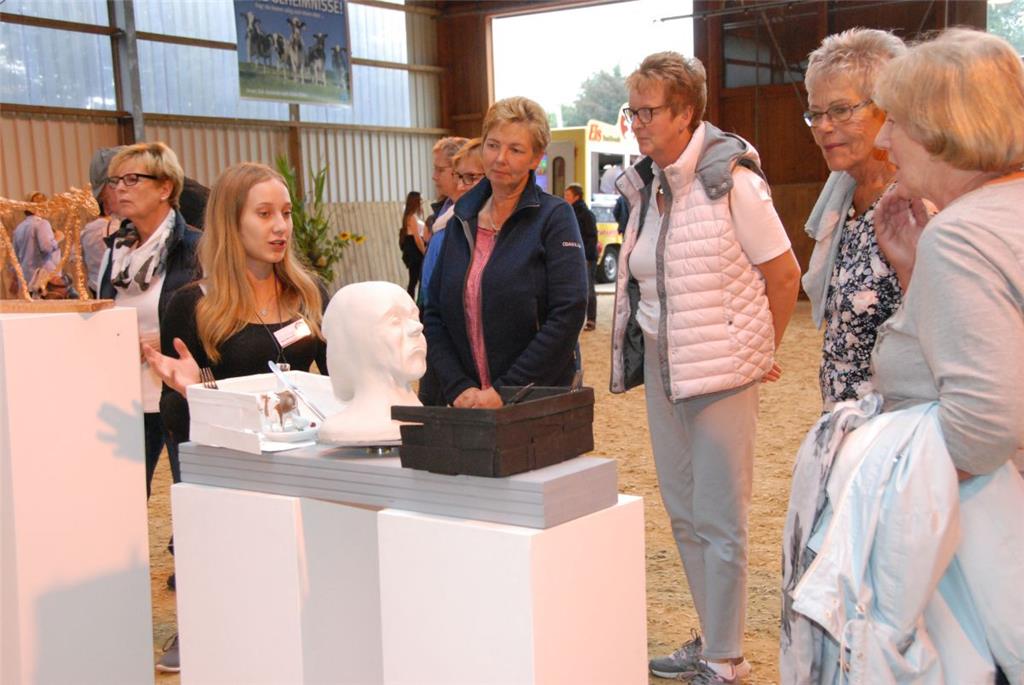 Gute Stimmung auf dem Bauernhof-Viehling  auf Reiterhof Kahrs in Wehden. Foto: F...