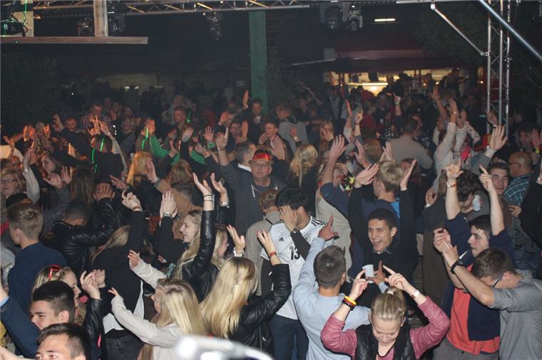 Gute Stimmung bei der Mittsommernachtsparty der Landjugend Bramel im vergangenen Jahr.