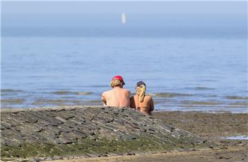 Gutes Wetter? Temperaturrekord in Niedersachsen? Ab an den Strand in Cuxhaven.