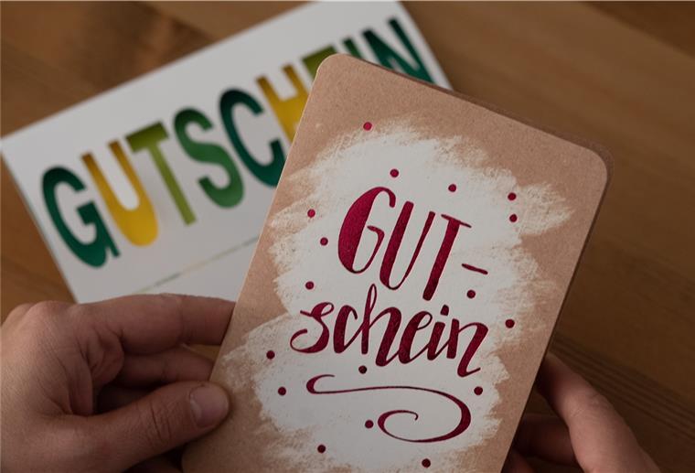 Jeder Dritte will Gutscheine verschenken Gutscheine sind ein beliebtes Weihnachtsgeschenk.
