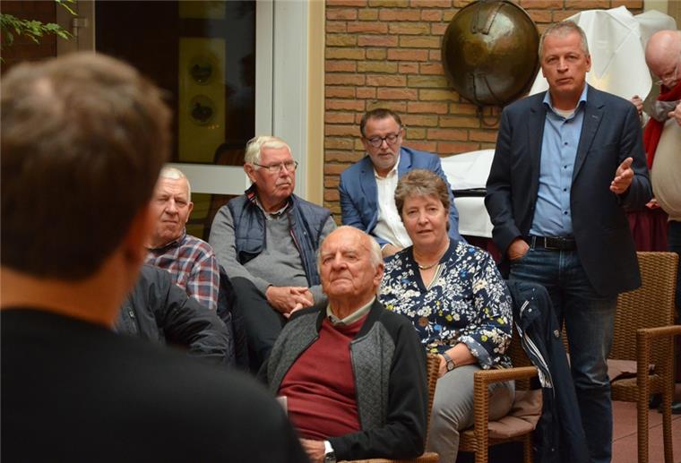 Gyhum: Gutachten empfiehlt riesige Investition in Kita-Neubau Gyhums Bürgermeister Lars Rosebrock (rechts) macht sich Sorgen über die hohen Kosten, die die Gemeinden für die Kinderbetreuung aufwenden müssen.