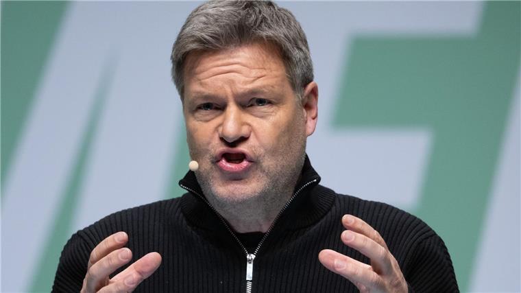 Habecks „Sicherheitsoffensive“ löst Empörung aus Habecks Formulierungen zur Migration haben Widerstand ausgelöst in den eigenen Reihen.