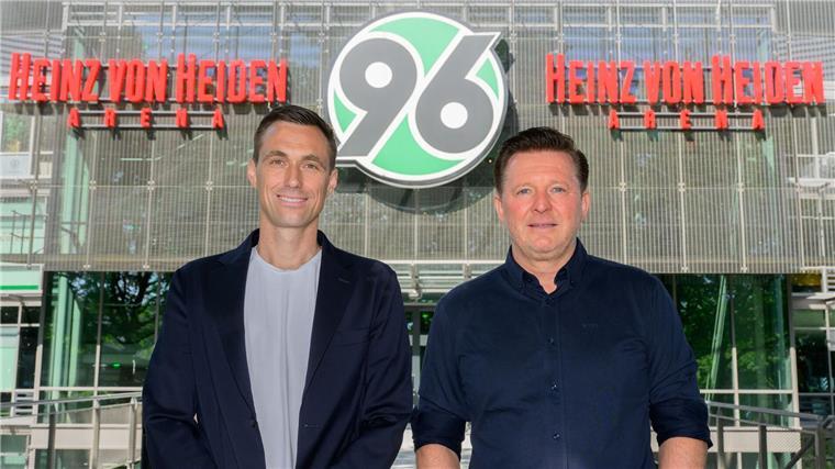 Hohe Erwartungen an Titz in Hannover: Nur der Aufstieg zählt Haben viel vor: Neu-Trainer Christian Titz (r) und Hannovers Geschäftsführer Marcus Mann