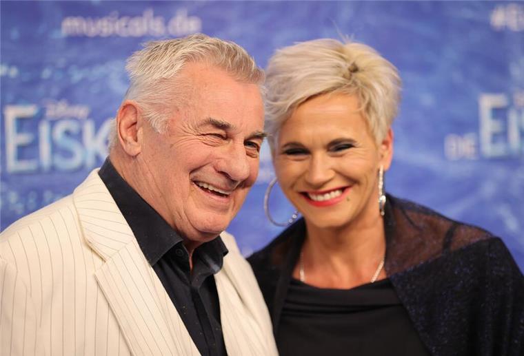 Heinz Hoenigs Frau: Aus Freundschaft ist Liebe geworden Haben zwei gemeinsame Kinder: Schauspieler Heinz Hoenig und seine Ehefrau Annika Kärsten-Hoenig.