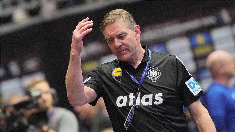 „Auf den Hintern bekommen“: Handballer unterliegen Dänemark Haderte mit der Defensive: Alfred Gislason.
