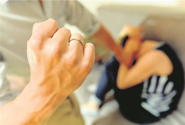 Anstieg wahrscheinlich Häusliche Gewalt gibt es in allen sozialen Schichten. Opfer sind meist Frauen und Kinder. Experten befürchten, dass die Corona-Krise das Problem verschlimmern könnte. Konkrete Zahlen liegen im Landkreis Rotenburg aber bislang nicht vor.