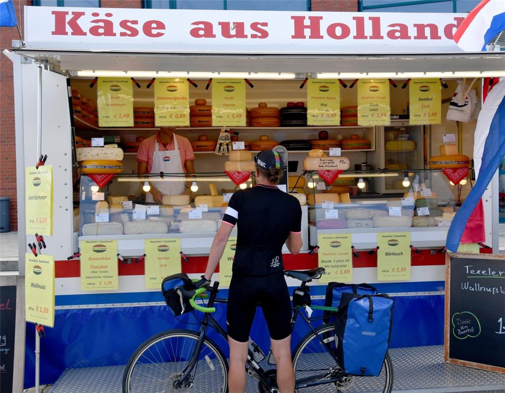Hafenspektakel im Schaufenster. Foto Scheschonka