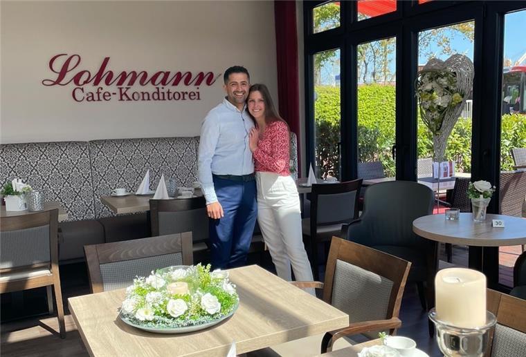 Café Lohmann in Nordenham: Junge Besitzer setzen auf alte Tradition Hamza Atilgan und Katja Saalbach haben im Mai 2021 das Café Lohmann übernommen.