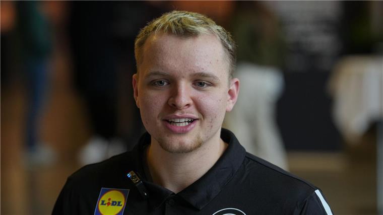 Nationalspieler Fischer bis 2027 in Hannover Handball-Nationalspieler Justus Fischer hat seinen Vertrag in Hannover verlängert.