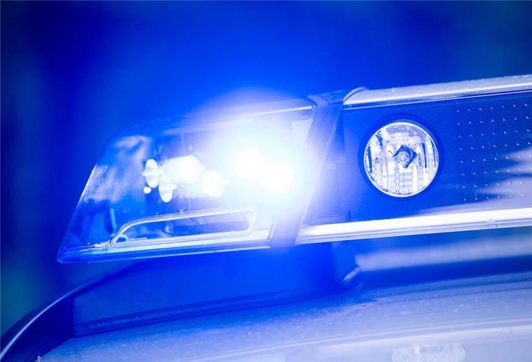 Trickdiebstahl auf Friedhof: Polizei sucht Zeugen.