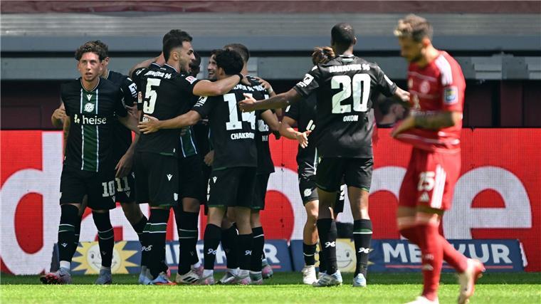 Hannover feiert zweiten Sieg - Fortuna mit nächstem Dämpfer Hannover 96 jubelt über das Tor gegen Fortuna Düsseldorf.