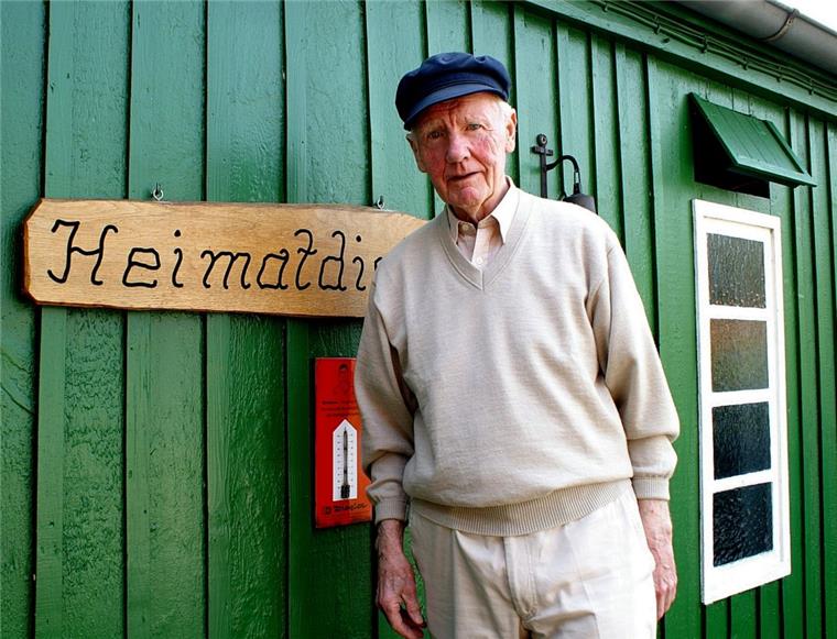 Zeven: Bürgerpreis der Stadt geht an Hans-Hermann Intemann Hans-Hermann Intemann betreibt in Zeven eine Heimatdiele. Sein Engagement würdigt die Stadt mit dem Bürgerpreis.