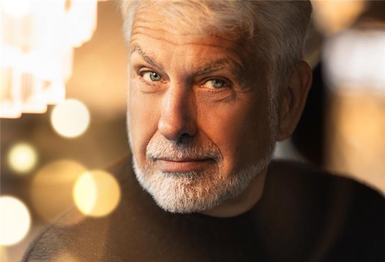 Kostenlos und weihnachtlich: Hans Neblung kommt zum Buch-Buffet nach Bremerhaven Hans Neblung kommt nach Bremerhaven.