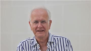 Harald Schmidt verspottet Nato-Generalsekretär Mark Rutte wegen dessen Nähe zu US-Präsident Donald Trump.