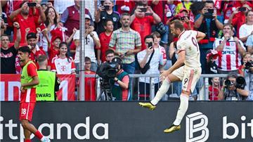 Harry Kane jubelt nach seinem Elfmetertor.