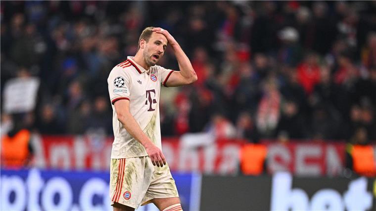 Mit dem Kopf in Mailand Harry Kane kassierte mit den Bayern eine Niederlage gegen Inter Mailand. Nächster Gegner ist der BVB.