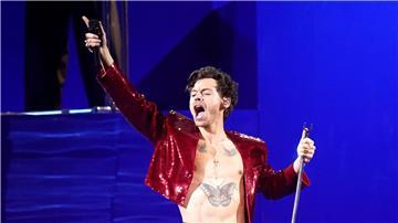 Harry Styles bei seinem Auftritt bei den Brit Awards 2023 in der O2 Arena.