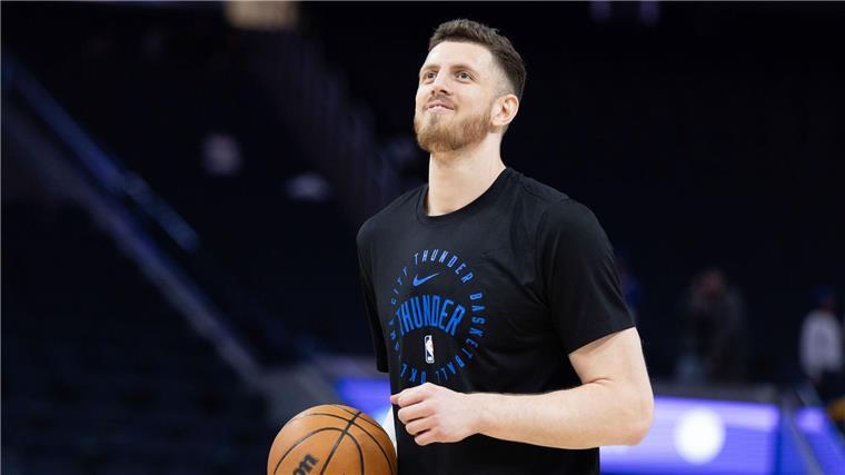 Basketballer bei EM ohne NBA-Meister Hartenstein Hartenstein läuft im Sommer nicht für Deutschland auf.