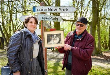 Hartmut Seitz und Enkelin Berit Seitz