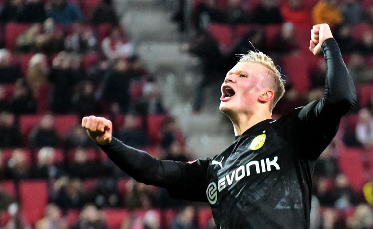 Lob für Dortmunds neuen Stürmer Haaland Hat allen Grund zum Jubeln: Neuzugang Erling Haaland hat bei seinem Debüt für Borussia Dortmund gleich seine Torjägerqualitäten unter Beweis gestellt.