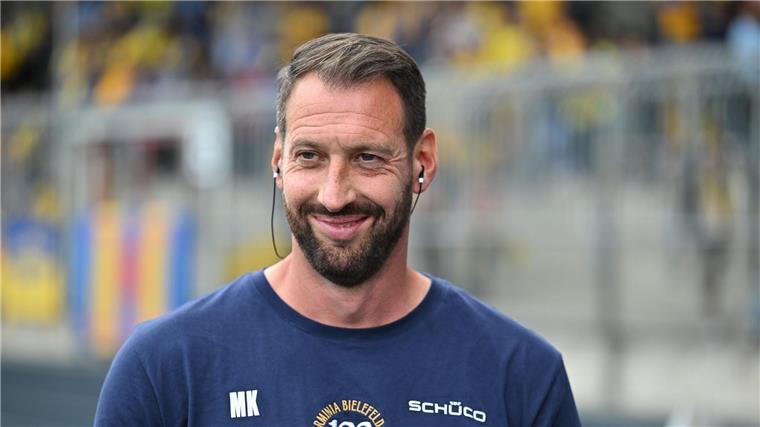 Später Ausgleich: 1:1 zwischen Braunschweig und Bielefeld Hatte vor dem Spiel noch gut lachen: Bielefelds Trainer Mitch Kniat.