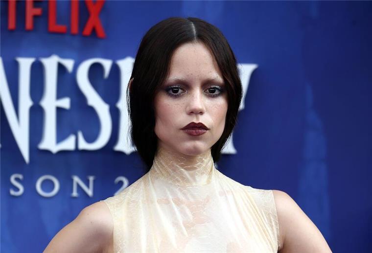Schon fast 80 Millionen Abrufe für neue „Wednesday“-Episoden Hauptdarstellerin Jenna Ortega bei der Weltpremiere von der 2. Staffel von „Wednesday“ im Juli in London.