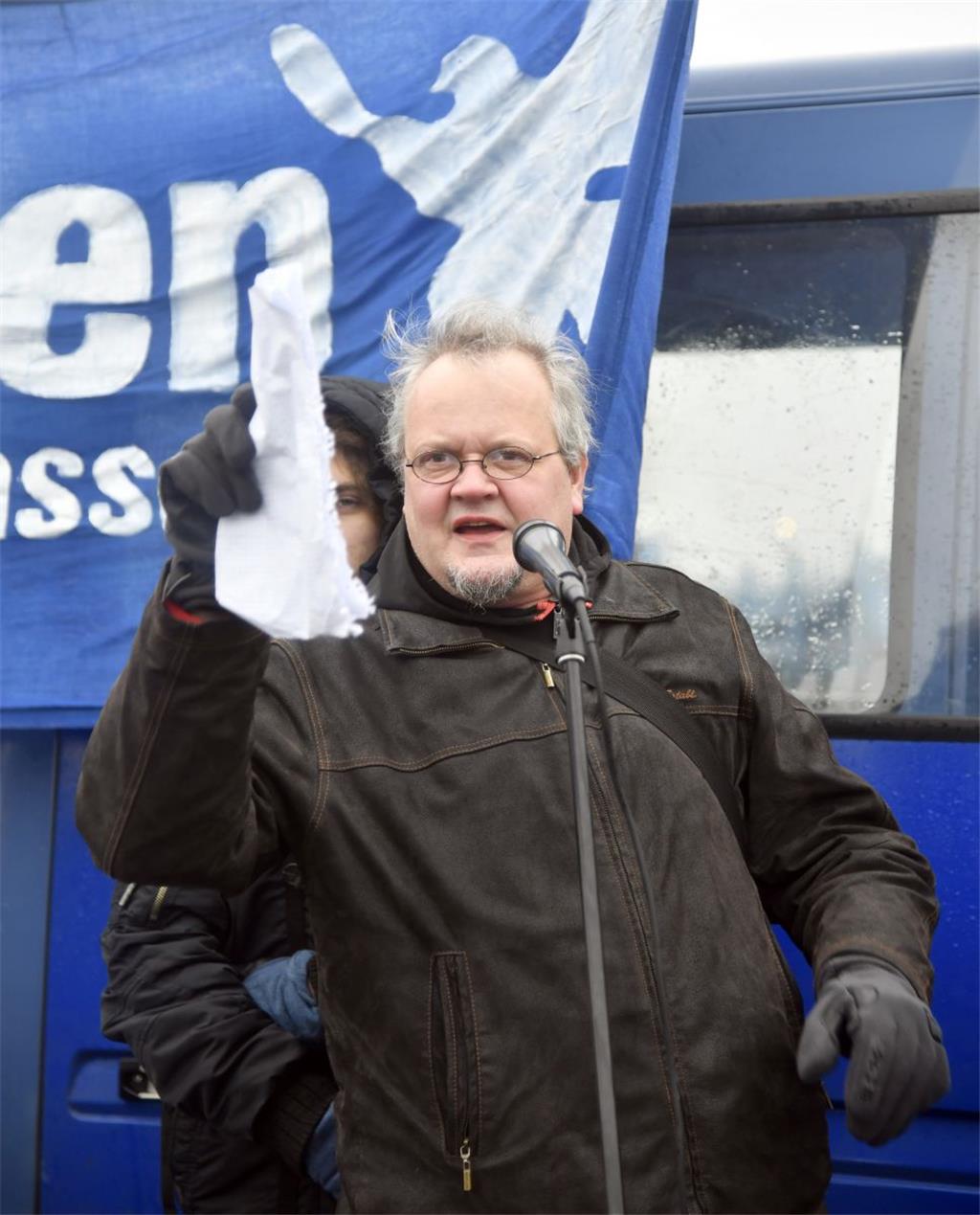 Hauptredner Tobias Pflüger hofft auf den Beginn einer neuen Friedensbewegung.