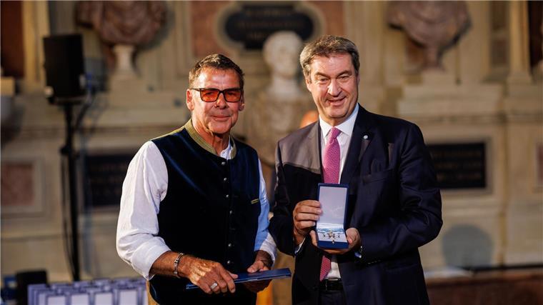 Hehn, sein Verdienstorden und Markus Söder. (Archivfoto)