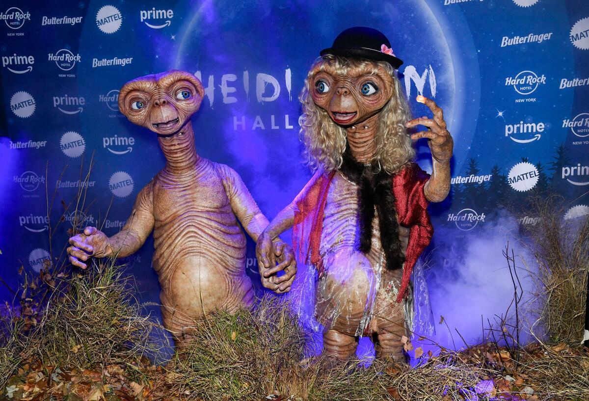 Heidi Klum kündigt für Halloween etwas „sehr hässliches“ an Heidi Klum ist für ihre irrwitzigen Halloween-Kostüme bekannt - 2024 als E.T. (Archivbild)