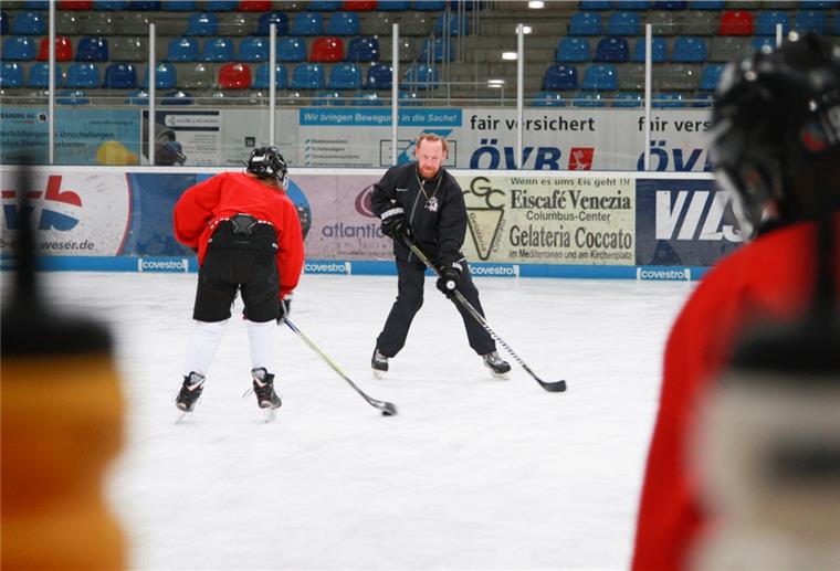 Bremerhavens Eishockey-Nachwuchs spielt künftig in Top-Liga Heiko Niere, einer der beiden hauptamtlichen Trainer beim REV, soll die künftige DNL-Mannschaft betreuen.