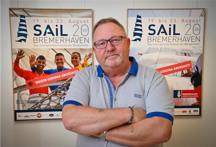 Mit Heino Tietjen durch die Ausstellung „Faszination Windjammer“ Heino Tietjen in der Sail-Ausstellung im Historischen Museum. Foto Scheschonka