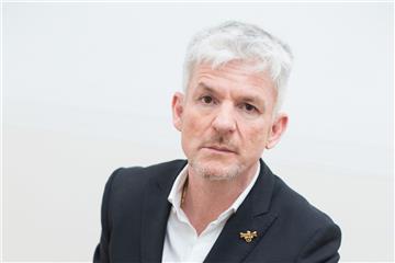 Heinz Strunk, hat ein Buch über einen Frauenmörder geschrieben.