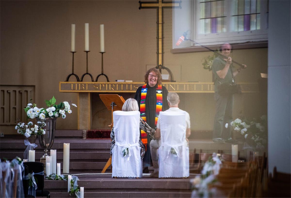 „Hochzeit-to-go“: In Bremerhaven kann man für kurze Zeit ganz spontan heiraten Heiraten-to-go in der Großen Kirche Bremerhaven: Schon 2023 wurde das Angebot gut angenommen.