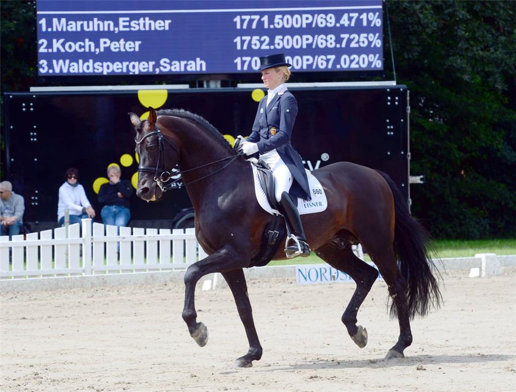 Helen Langehanenberg und Damsey in der Passage.
