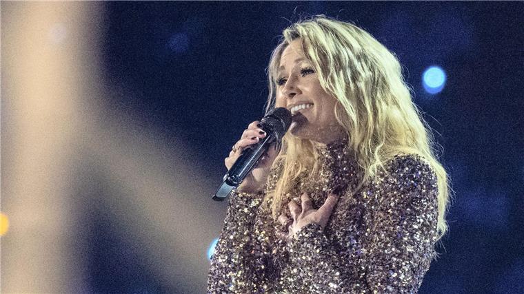 Helene Fischer und andere Promis gegen Rechtsextremismus Helene Fischer fordert mehr Engagement für die Demokratie.